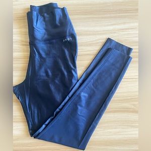 AR-33 navy metallic leggings